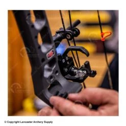 Hamskea Epsilon Arrow Rest (Universal Bracket) -Victory Shop 1030643 inuse4